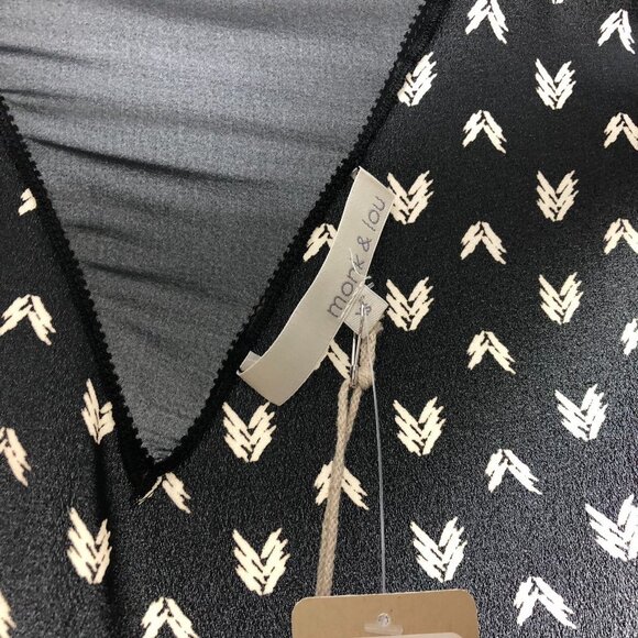 Monk & Lou NWT Black and White  Elise Camisole Arrow Pattern Size XS - Picture 6 of 15